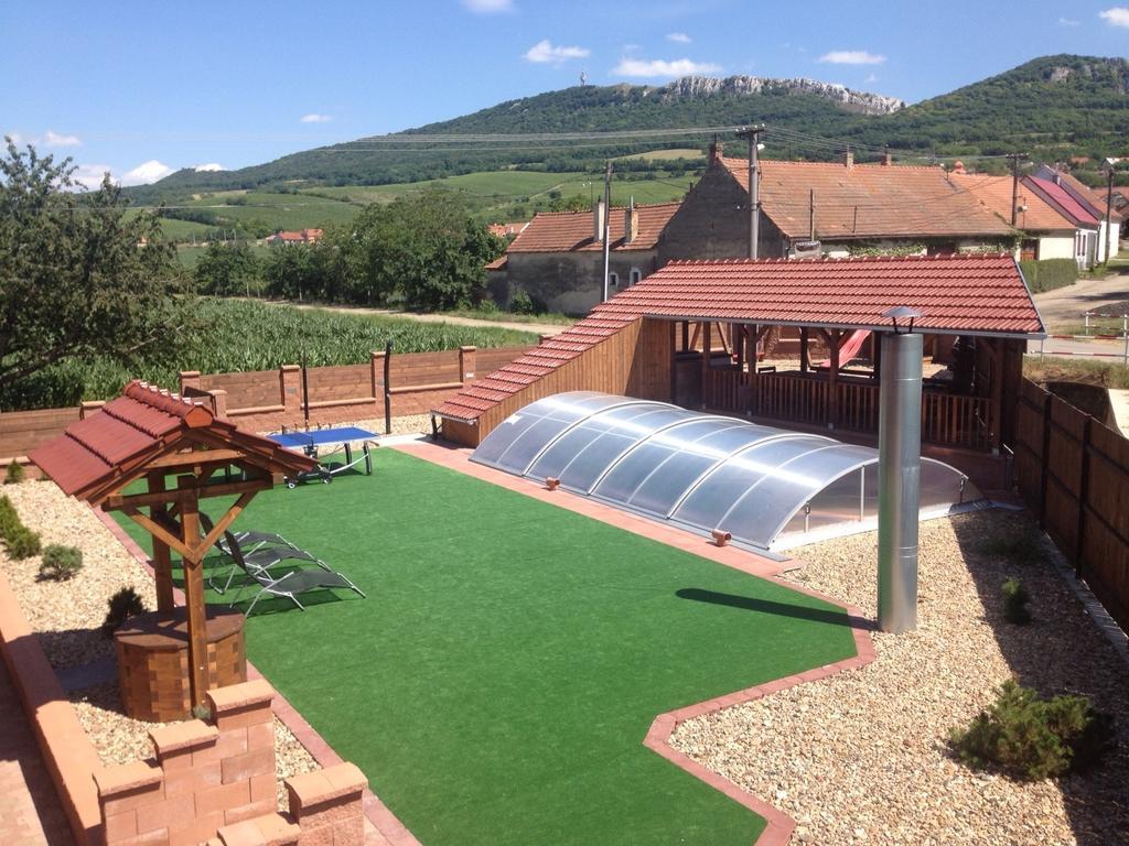 U Jeraba - Komplex A Horni Vestonice Exterior photo